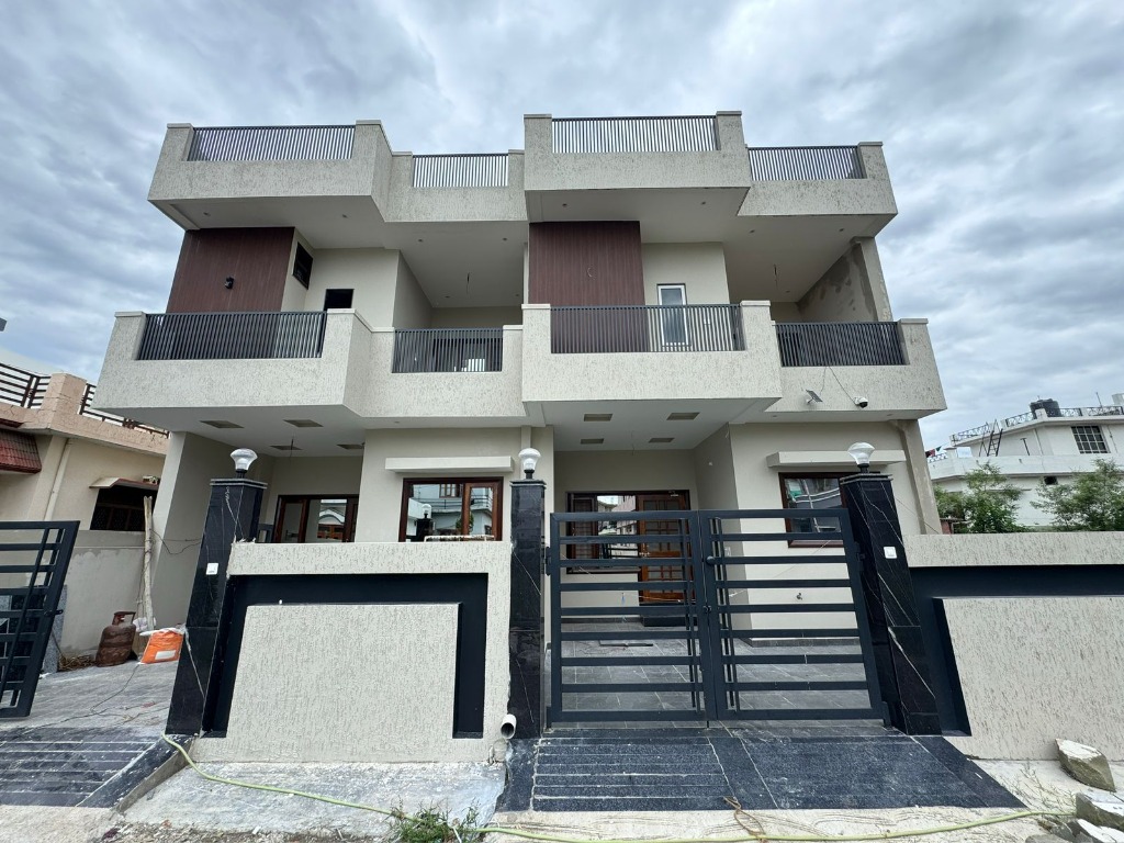 Contemporary villa front facade