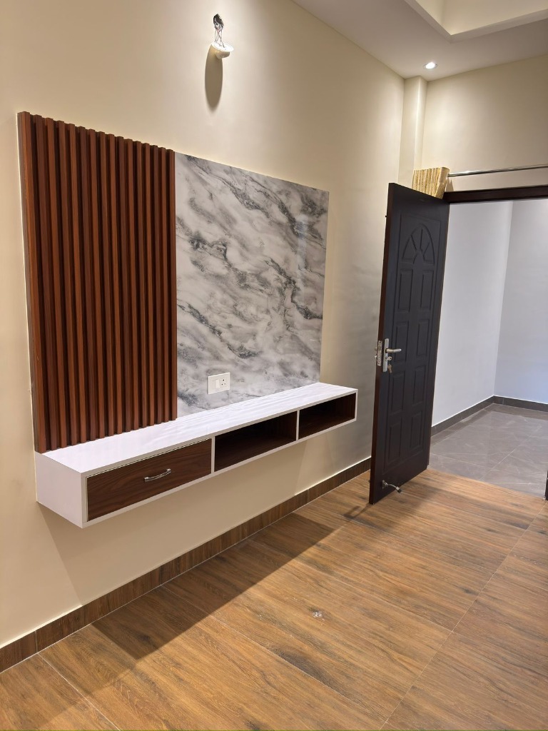 Modern TV unit with marble finish